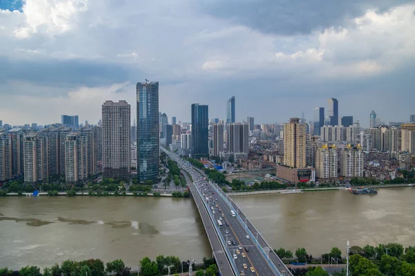 Hubei Wuhan Sommar Stad Skyline Landskap — Stockfoto