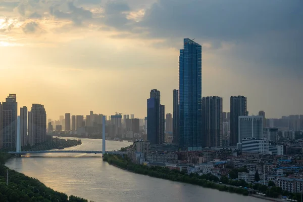 Hubei Wuhan Sommar Stad Skyline Landskap — Stockfoto