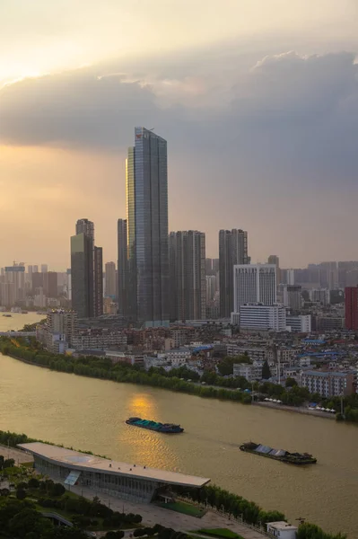 Hubei Wuhan Sommar Stad Skyline Landskap — Stockfoto