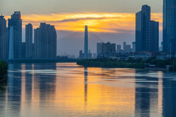 Hubei Wuhan Sommar Stad Skyline Landskap — Stockfoto