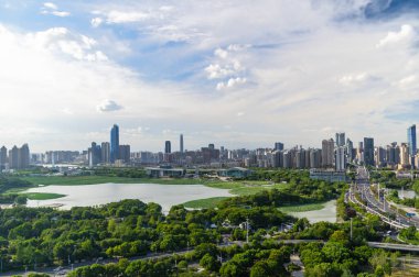 Hubei Wuhan yaz şehri gökyüzü manzarası