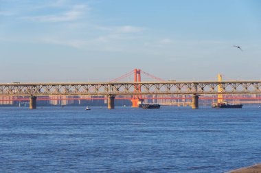 Hubei Wuhan yaz şehri gökyüzü manzarası