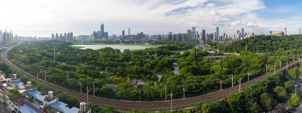 Hubei Wuhan Sommar Stad Skyline Landskap — Stockfoto