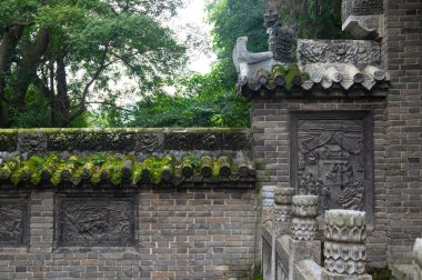 Xiangyang, Hubei, Çin 'deki Gulongzhong Sahne Bölgesi Yaz Manzarası