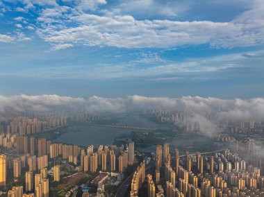 Wuhan şehir simgesi gökyüzü manzarası