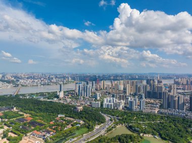 Wuhan şehir simgesi gökyüzü manzarası