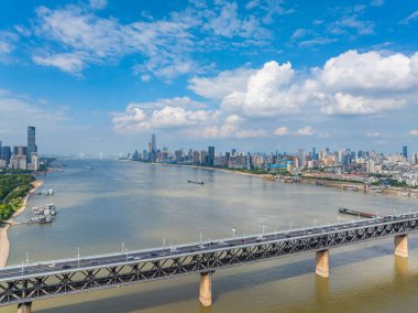 Wuhan şehir simgesi gökyüzü manzarası