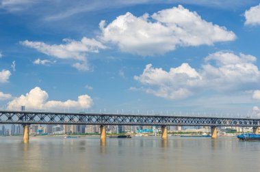 Wuhan şehir simgesi gökyüzü manzarası