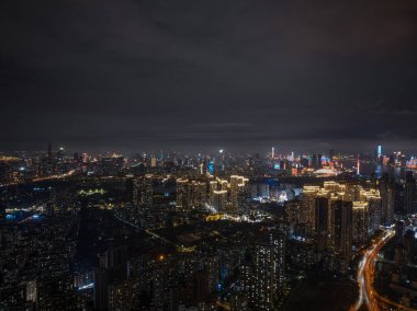 Wuhan şehir simgesi gökyüzü gece manzarası