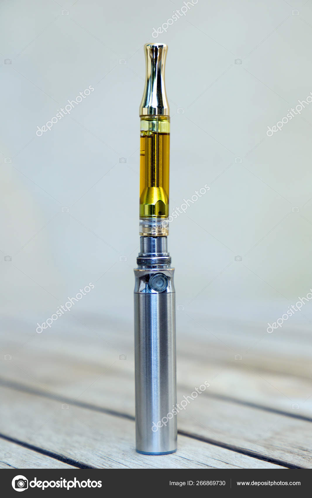 Vape Pen Cannabis Oil Vaping Marijuana Thc Cbd Life Style Stock Photo by  ©jeremyn 266869730