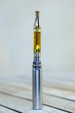 Vape Pen. Kenevir Yağı. Vaping Esrar, Thc ve Cbd. Yaşam Tarzı, Açık