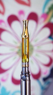 Vape Pen. Vaping Esrar ve Esrar. 