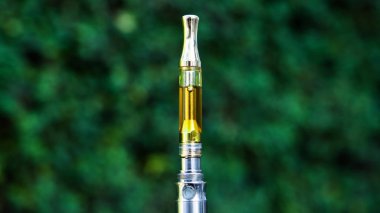 Vape Pen. Vaping Esrar ve Esrar. 