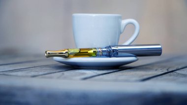 Vape Pen. Vaping Esrar ve Esrar. 