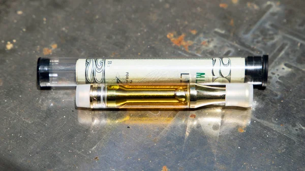 Cannabis Olie Roken Van Marihuana Met Een Vaporizer Elektronische Sigaret — Stockfoto