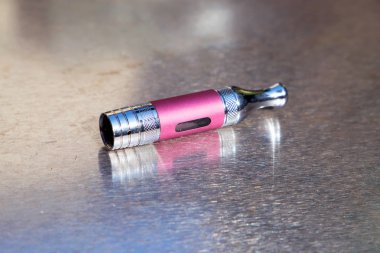 Buharlaştırma ve esrar, marihuana ve tütün için elektronik sigara tankı 