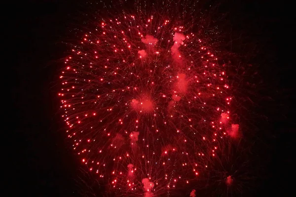 Fogos Artifício Vermelhos Céu Negro Conceito Feriados — Fotografia de Stock