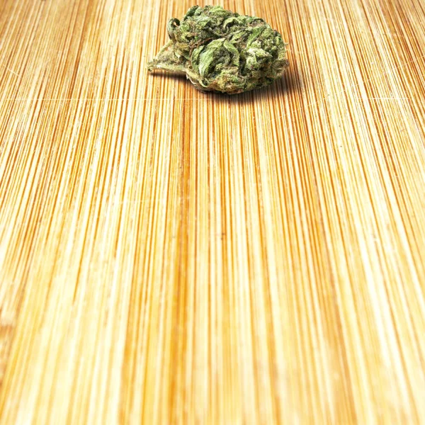 Orvosi Marihuána Fából Készült Asztal Bud Cannabis Növény — Stock Fotó