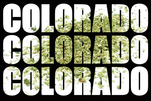 Colorado Tekst Met Gedroogde Gemalen Cannabis Achtergrond — Stockfoto