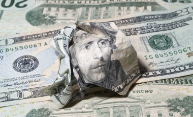 İçinde dolar olan bir poster.