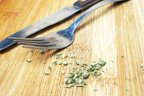 Stillleben Mit Marihuana Auf Holztisch — Stockfoto