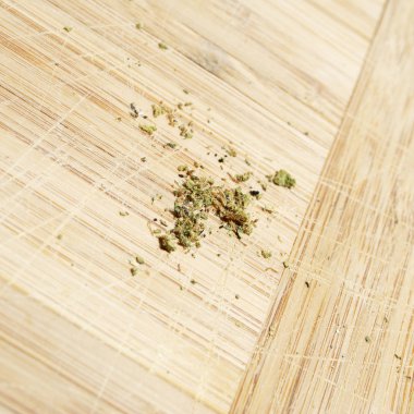 Esrar üreten kavramsal bileşimi, hala hayat.