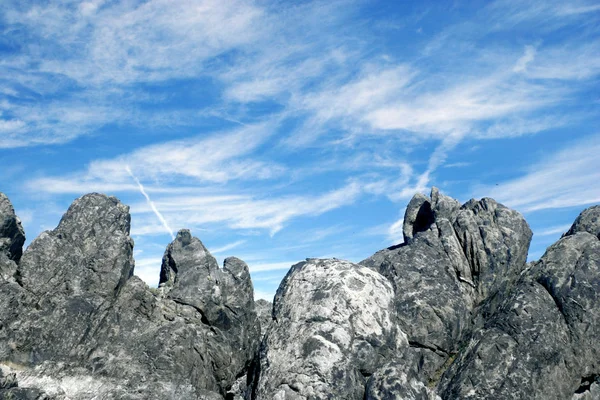Rocas Montaña Con Cielo Azul —  Fotos de Stock