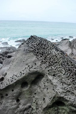 Kayalık kayalık dokulu yıpranmış taşlar