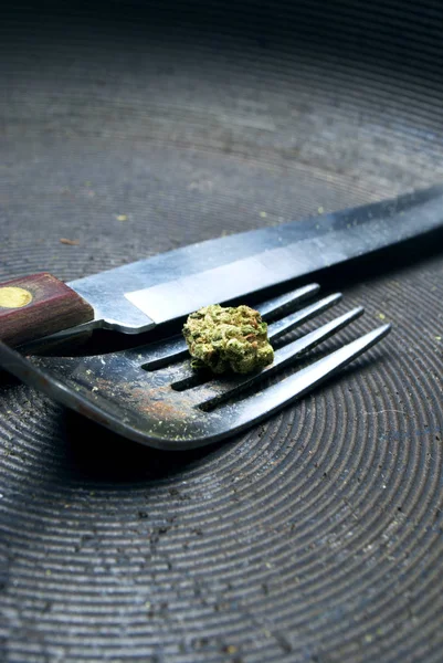 Composição Natureza Morta Com Maconha Superfície Metálica — Fotografia de Stock