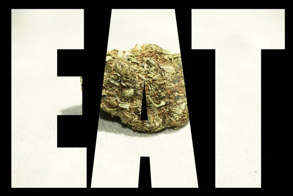 Äta Bokstäver Svart Bakgrund Med Marijuana — Stockfoto