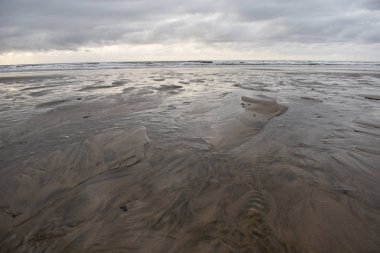 Düşük gelgitli nehir, doğal arka plan