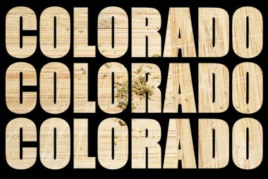 Siyah arka plan üzerinde içinde marihuana ile Colorado yazıtlar