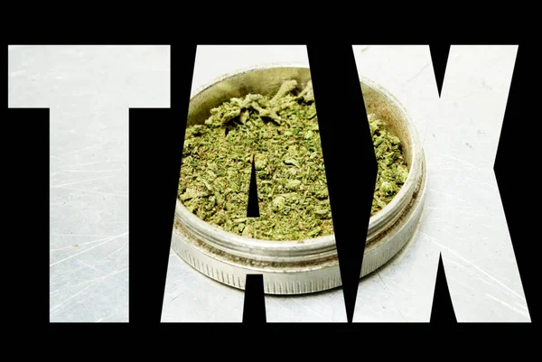 Lettering Tax Sfondo Nero Con Marijuana — Foto Stock