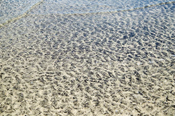 Belle Rive Lac Sous Ciel Nuageux Bleu — Photo