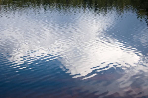 Reflektioner Vackert Sjövatten — Stockfoto