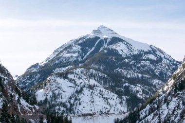 Kış manzarası, dağlar ve kar