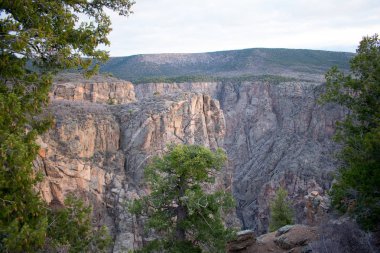 Kayalık kayalıkların güzel manzara görünümü