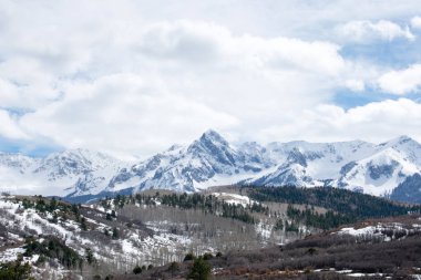 Karla kaplı güzel dağlar 