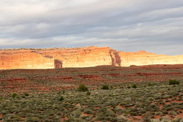 Formations Sablonneuses Majestueuses Dans Paysage Désertique — Photo