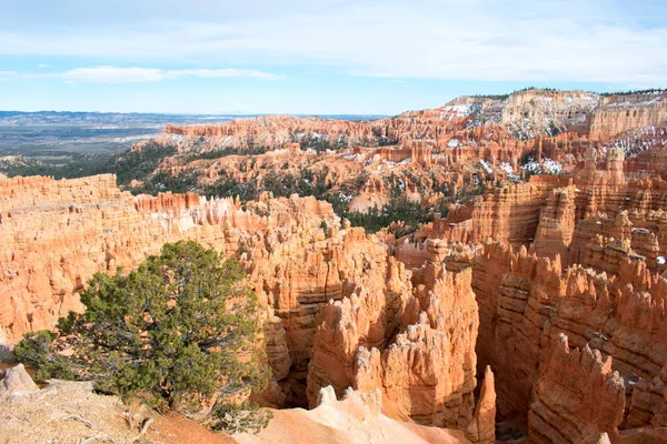 Beau Paysage Montagnes Sablonneuses Avec Des Plantes Vertes Sous Ciel — Photo