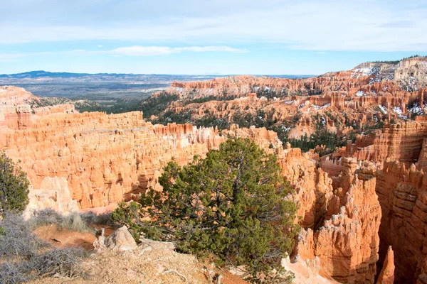 Beau Paysage Montagnes Sablonneuses Avec Des Plantes Vertes Sous Ciel — Photo