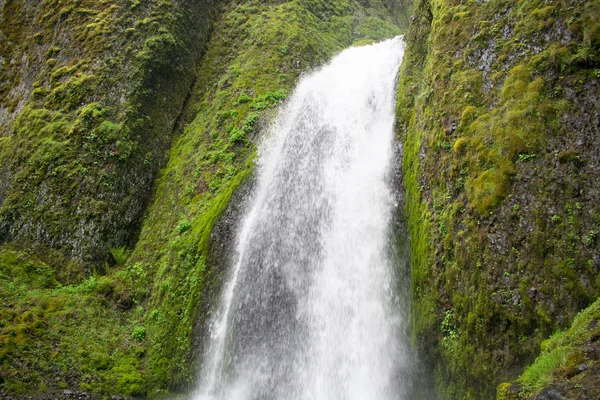 Beautiful White Waterfall Green Moss Covered Rock Mountain — Stock Photo, Image