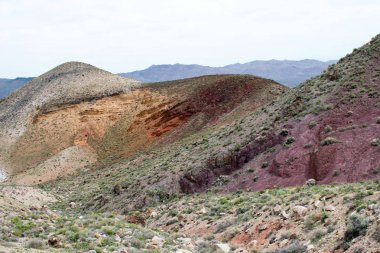 Kayalık dağlar arka plan, doğa manzara