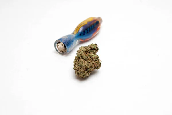Marihuana Pipa Fumar Sobre Fondo Blanco Concepto Drogadicción Concepto Marihuana — Foto de Stock