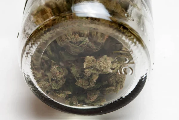 Marijuana Dans Bocal Verre Concept Toxicomanie Concept Marijuana Médicale — Photo