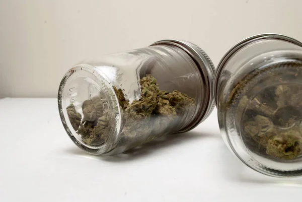 Marihuana Frascos Vidrio Concepto Drogadicción Concepto Marihuana Medicinal — Foto de Stock