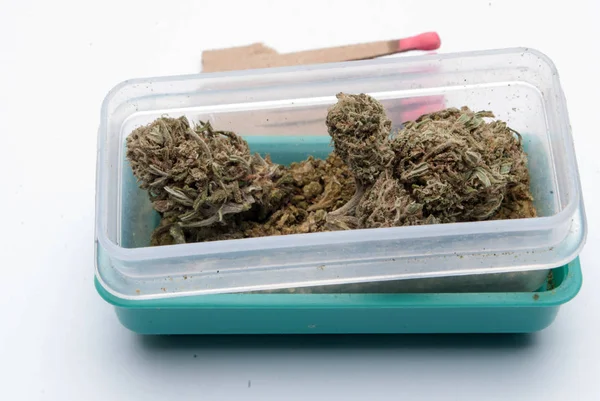 Marijuana Recipiente Plástico Fósforos Conceito Toxicodependência Conceito Maconha Medicinal — Fotografia de Stock