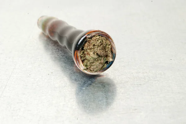 Marijuana Och Röka Pipe Narkotikamissbruk Koncept Medicinsk Marijuana Concept — Stockfoto