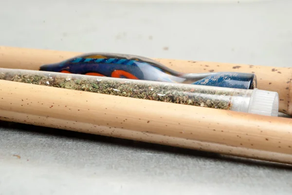 Close View Dried Marijuana Plastic Tube Smoking Pipe Drug Addiction — Stock fotografie