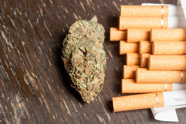Tørret Marihuana Cigaretter Stofmisbrugskonceptet Medicinsk Marihuana Koncept - Stock-foto